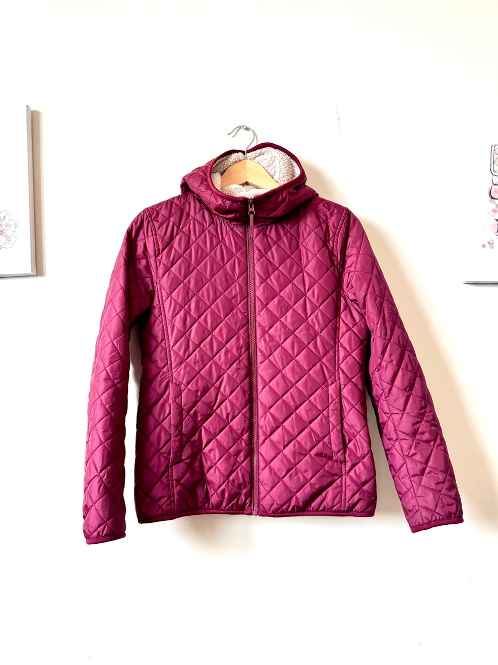 UNIQLO Sz M Women’s Pile-Lined Fleece Quilted Puffer Burgundy Hood 100% Nylon
